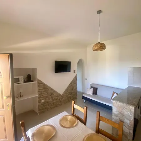 Lolli's Corner Apartment *